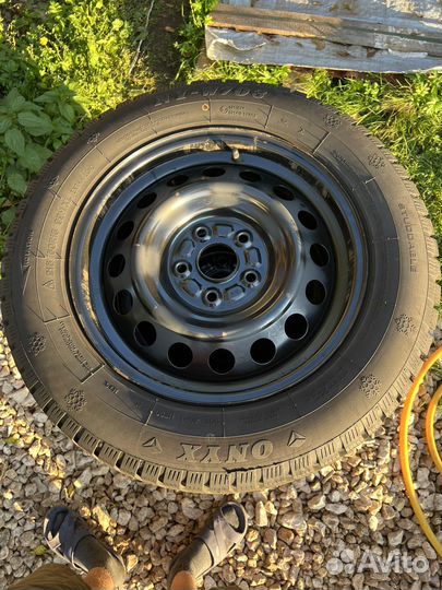 R16 ONYX NY-W703 215/60, PCD 5x114.3 DIA 60.1