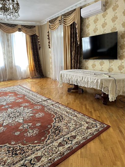 Дом 200 м² на участке 5 сот.