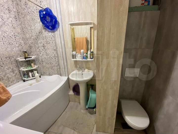 2-к. квартира, 56 м², 1/14 эт.