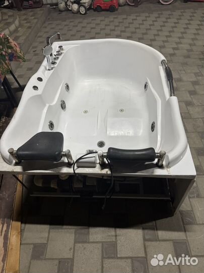 Ванна акриловая