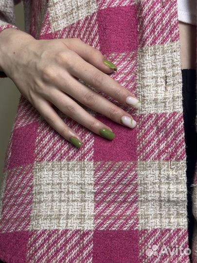 Модель на маникюр