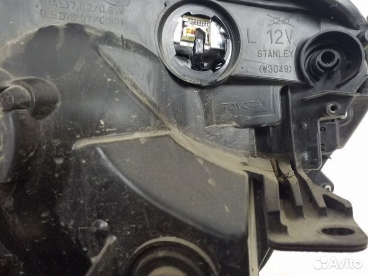 Фара левая Toyota RAV4 CA40 Restail LED