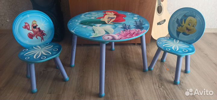 Столик детский с 2 мя стульями