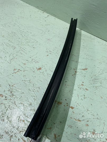 Молдинг (накладка) задней двери Touareg NF