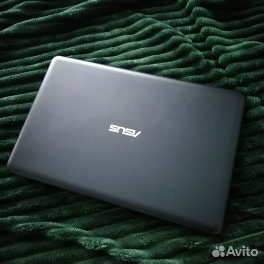 Ноутбук netbook asus e202s