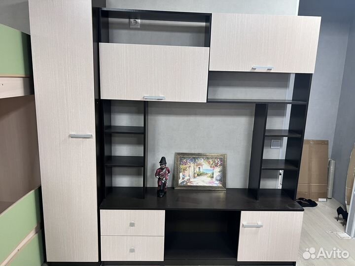 Стенка в гостиную