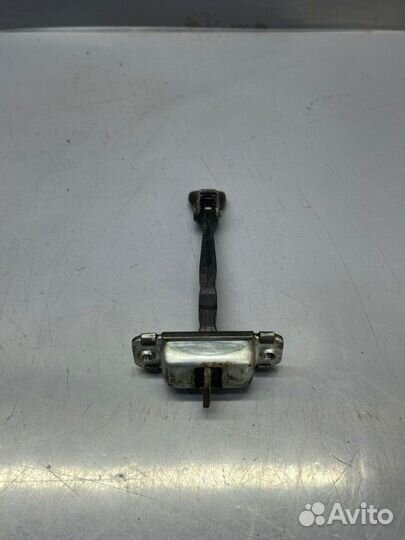 Ограничитель двери передний правый Hyundai Solaris