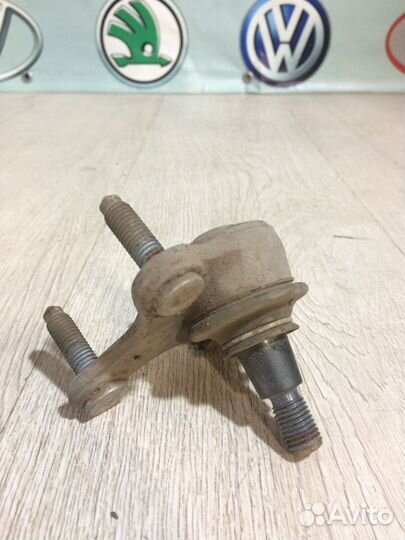 Шаровая опора передняя Шкода Ауди Фольксваген