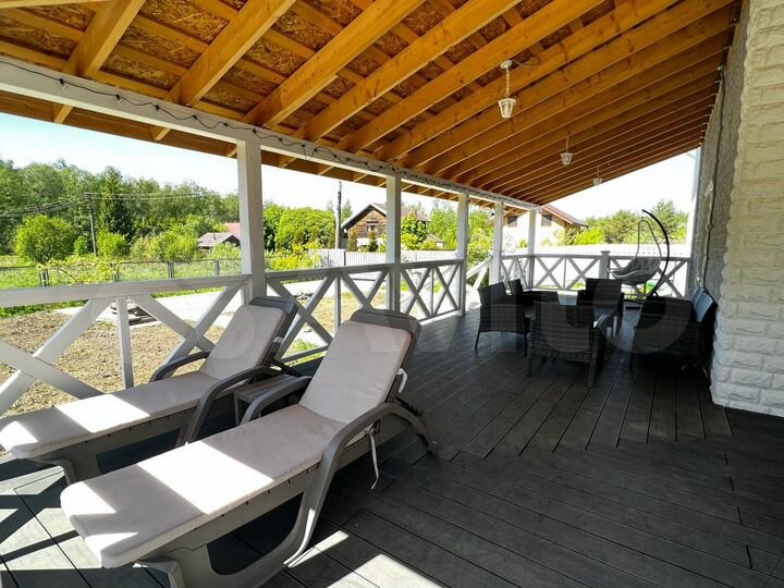 Дом 240 м² на участке 20 сот.