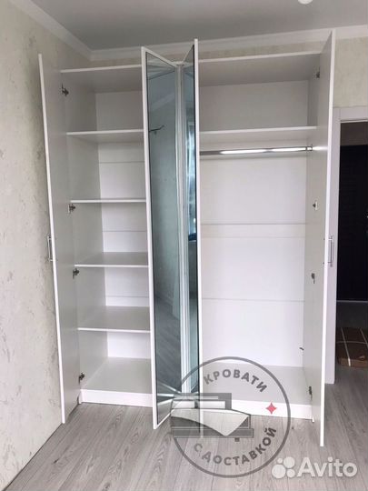 Шкаф распашной