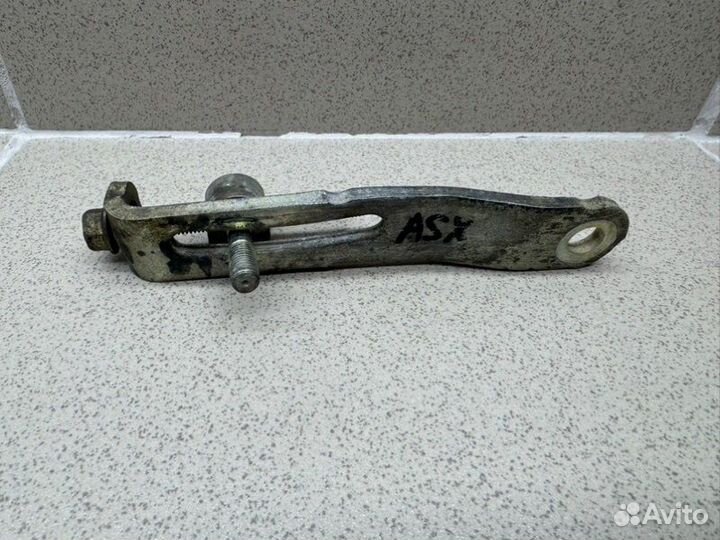Планка натяжения ремня генератора Mitsubishi Asx