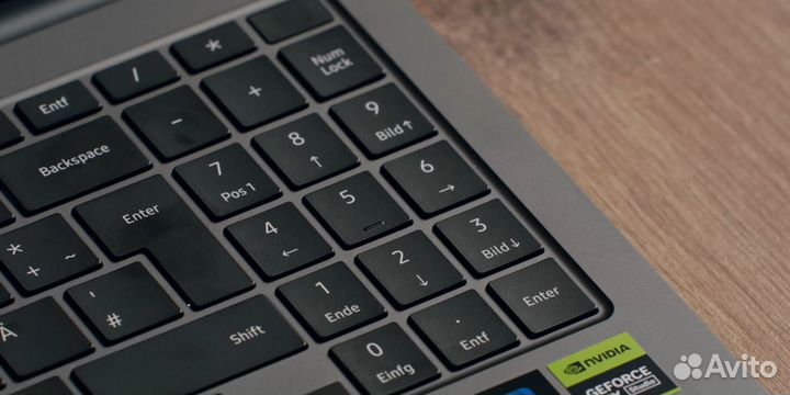 Ноутбук Samsung GalaxyBook / Ультрабук / Intel i7