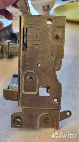 Замки дверей газ 3110