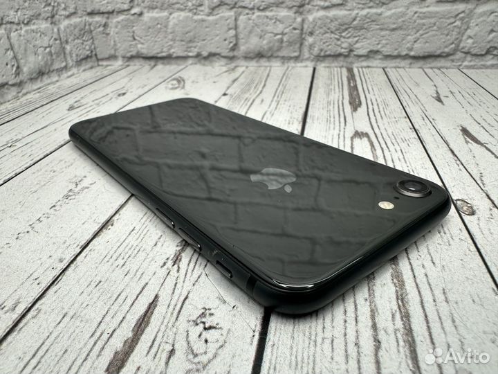 iPhone 8, 64 ГБ