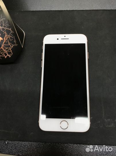 Телефон iPhone 8 64 gb