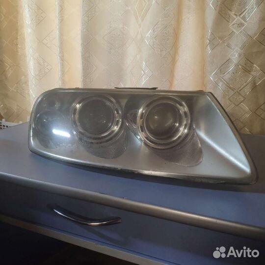 Фары на volkswagen touareg 2004