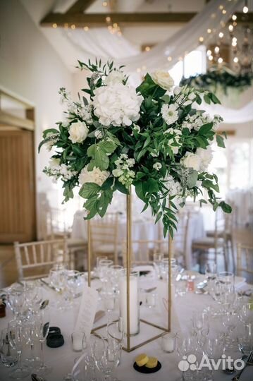 Аренда свадебного декора стойки арки