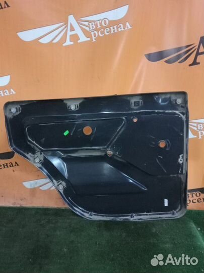 Обшивка боковой двери задняя правая Ваз 213100
