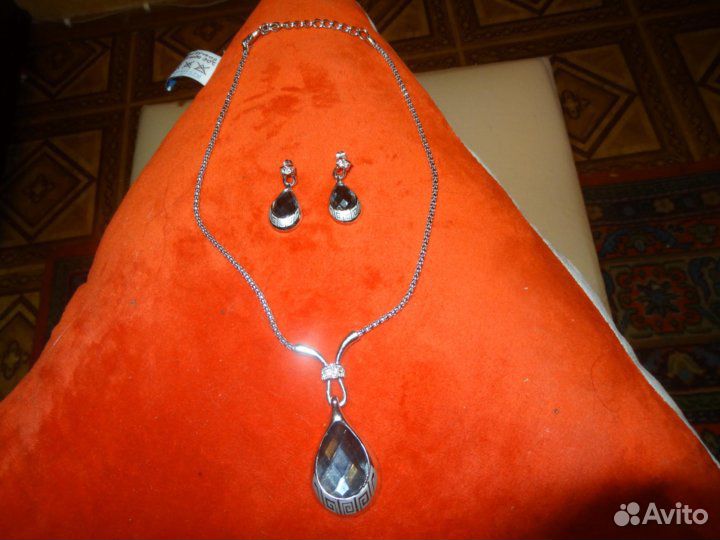 Колье и серьги