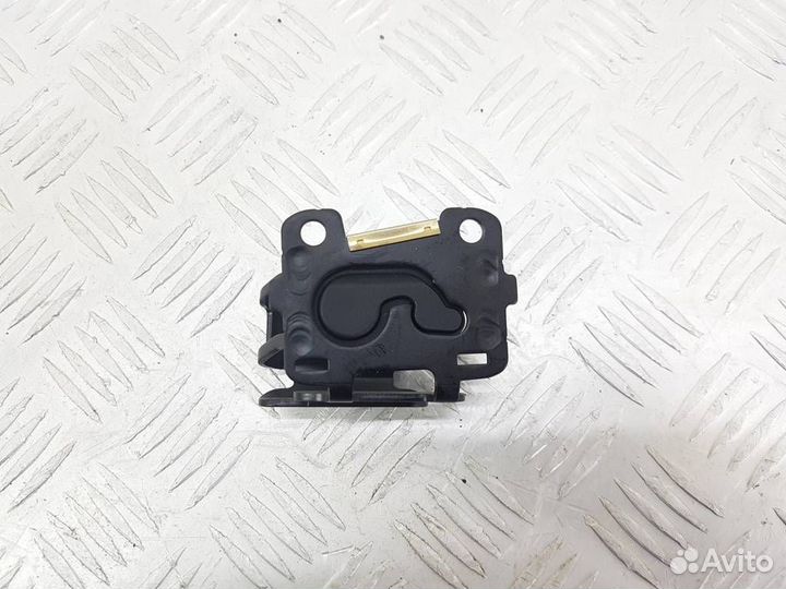 95B861687B Кронштейн Porsche Macan