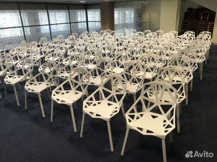 Аренда стульев, столов, кресел, диванов, мебели