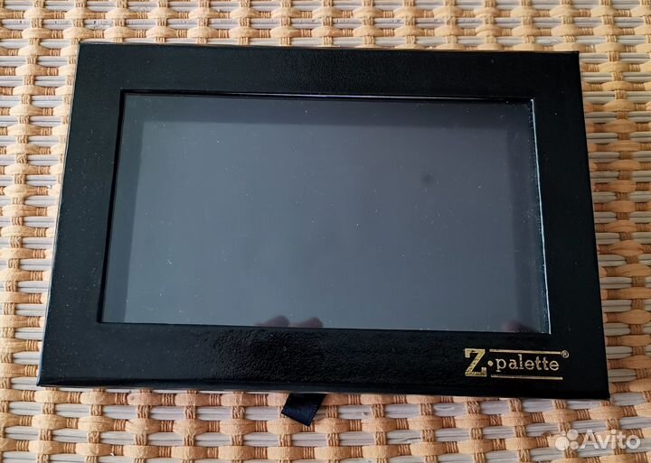 Палетка для теней Z palette оригинал новая