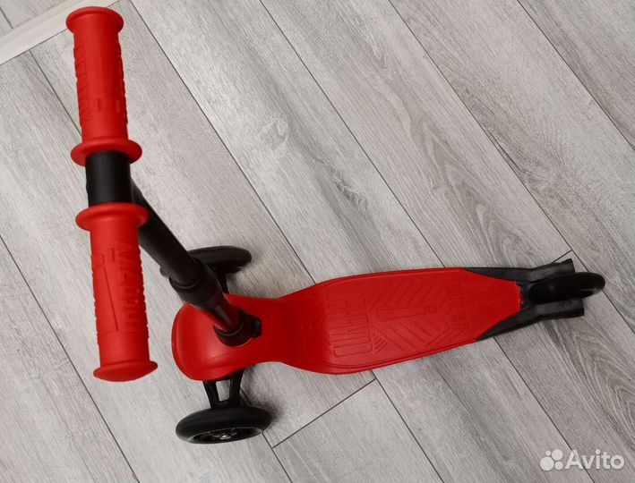 Самокат Дерзкий трехколесный