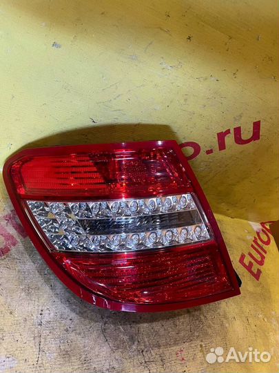Фонарь задний левый Mercedes-Benz C-Class W204
