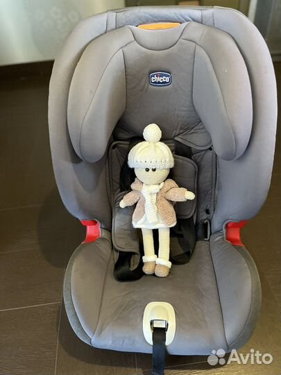 Автомобильное кресло chicco