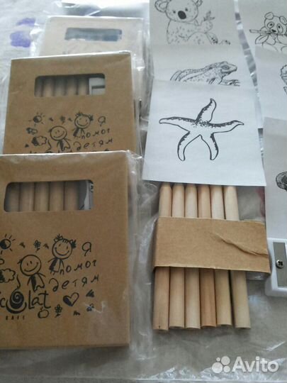 Цветные карандаши с точилкой и раскрасками