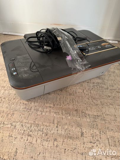 Цветной струйный принтер HP 2050А