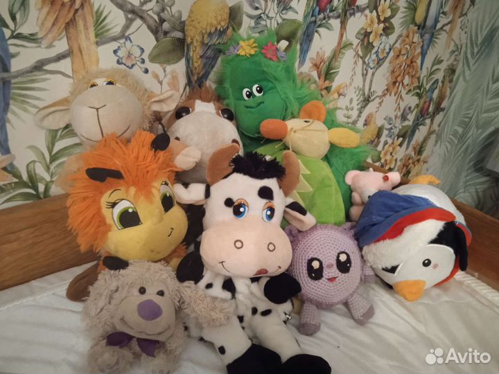 Мягкие игрушки, рюкзаки