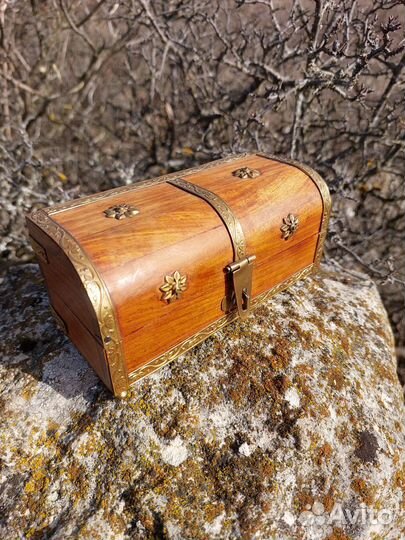 Сундук шкатулка старинная
