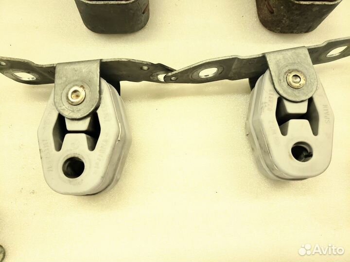 Подушка глушителя Audi Q7 4L