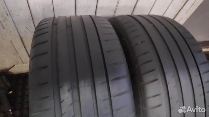 Michelin Pilot Sport 4 235/40 R19 96Y