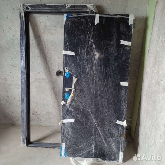Дверь входная металлическая