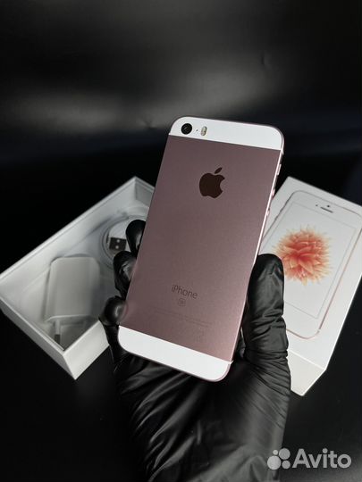 iPhone SE, 32 ГБ