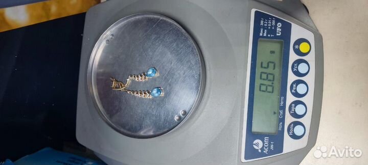 Золотые серьги 585 с топазом