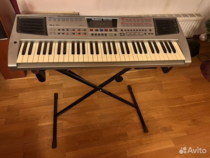 Синтезатор rolanb EM-25