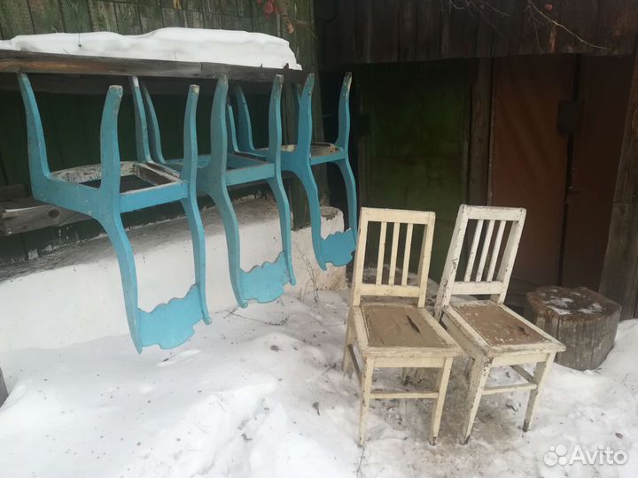 Старинные стулья. Рамки