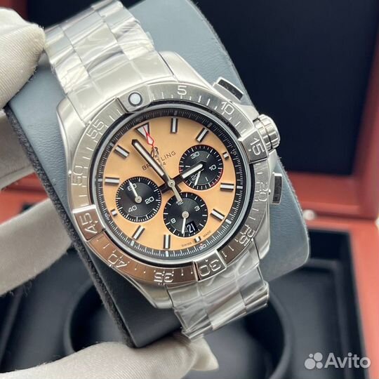 Часы Breitling avenger