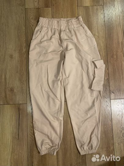 Джинсы, брюки, шорты, спортивные штаны женские