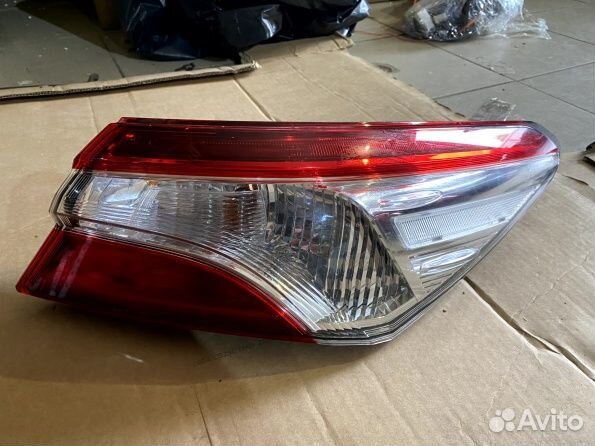 Фонарь задний Тойота Камри 70 (2017-2023)