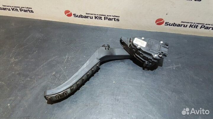 Педаль газа Porsche Cayenne 957 M48.01 08