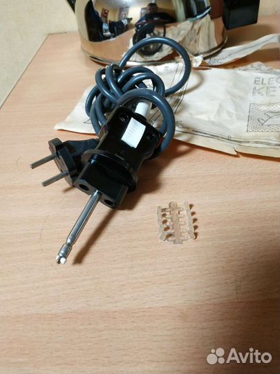 Чайник электрический 1997года с предохранителем но