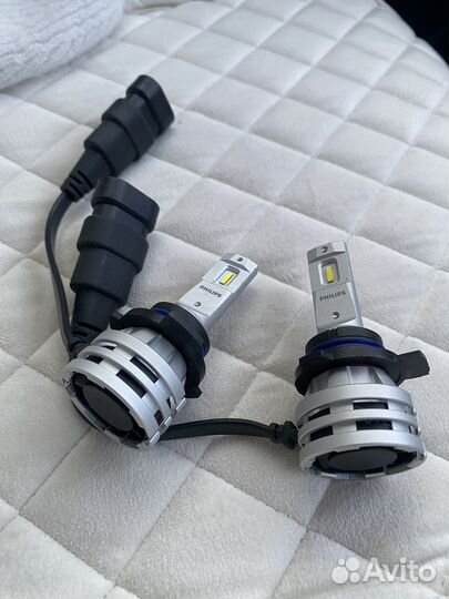 Лампы светодиодные Philips Hir2 12В/24В 11012UE2X2