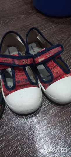 Детские сандали кеды осенние ботинки 29,30,31
