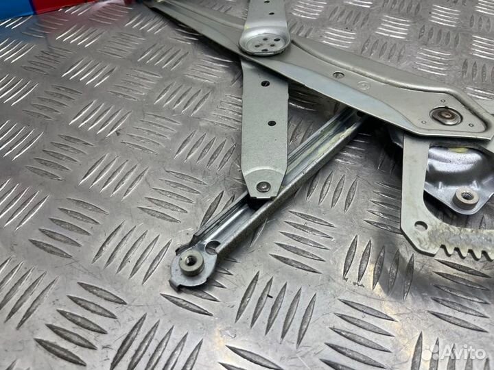 Стеклоподъемник передний левый Toyota Camry V40