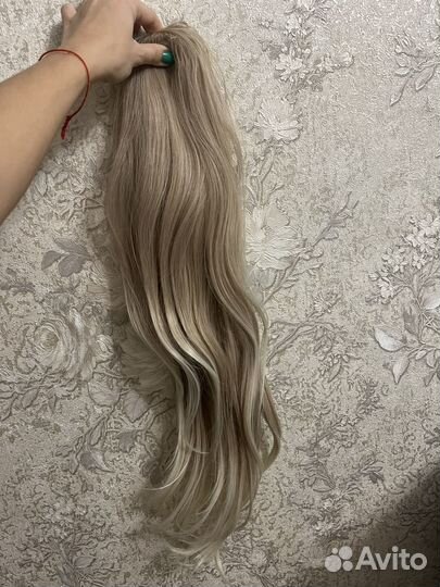 Волосы на заколках блонд