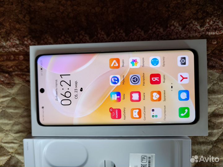 Телефон с телевизором